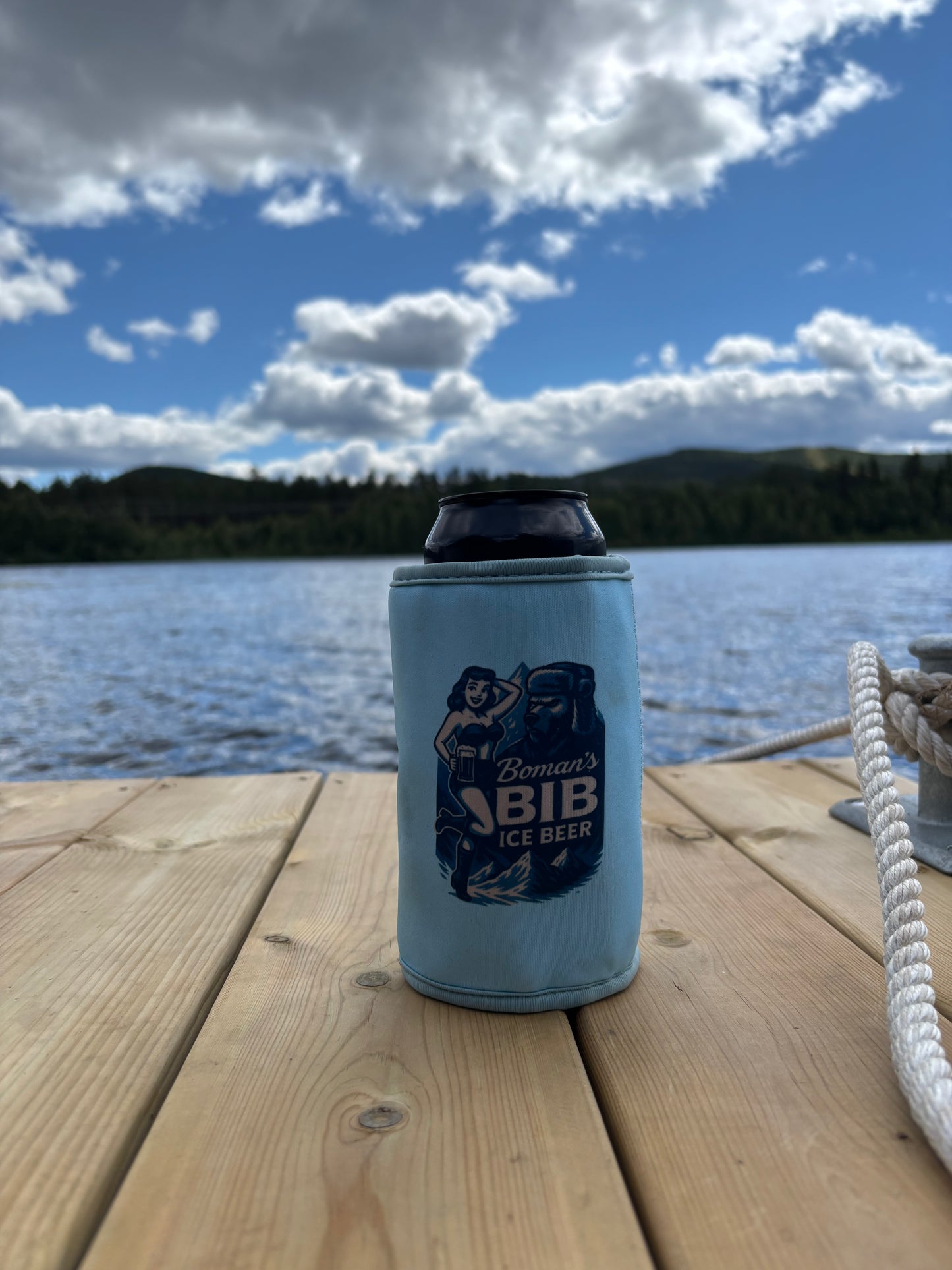 Bomans BIB ölkylare för 50 cl burk med kylgel. Isolerande ölkylare som håller öl och andra drycker kalla längre vid bryggan, stranden och båten.
